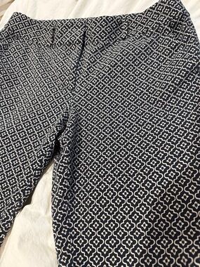 Loft Van Cleef Clover printed chic ankle pants